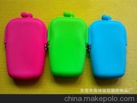 【硅膠化妝包(中號) 硅膠手機零錢包 廠家直供 專業(yè)生產(chǎn)訂做錢包】價格,廠家,圖片,化妝包、化妝箱、梳妝盒,東莞市高埗俊凱塑膠制品廠-